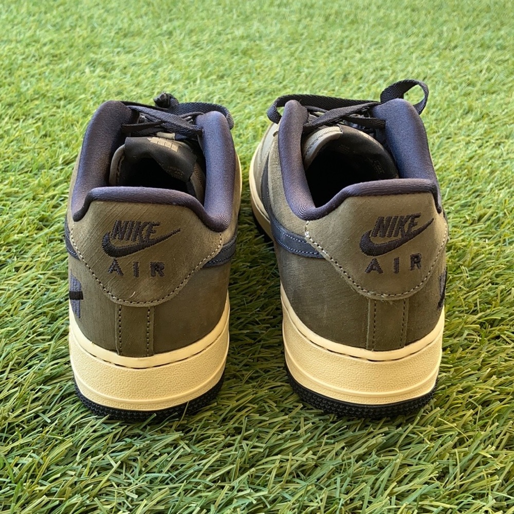 Nike Air Force 1 SP “Undefeated” - Picture 3 of 5